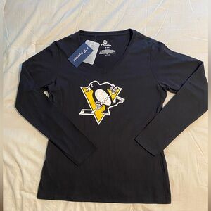 Fanatics Women's Black Long Sleeve V-Neck with Pittsburgh Penguins Logo